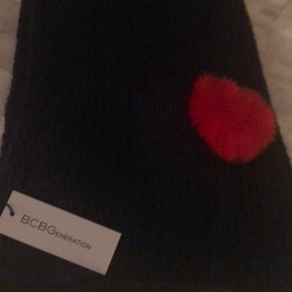 Host pick❤️BCBG faux fur heart scarf navy blue and red - Picture 6 of 6